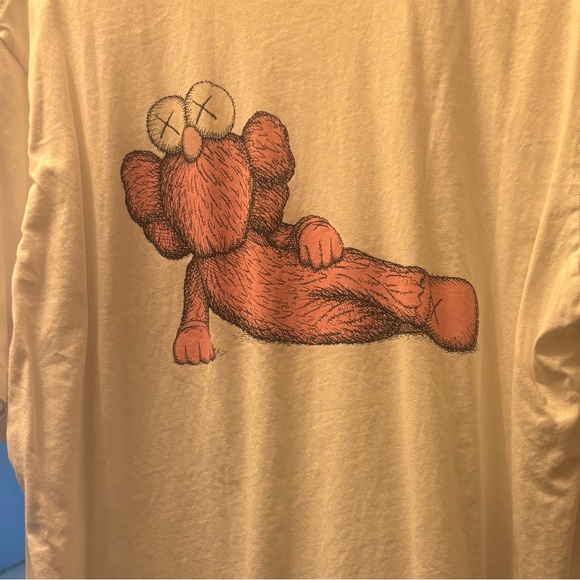 KAWS x Uniqlo Men’s Short Sleeve Exclusive Companion White/Pink - Picture 4 of 6